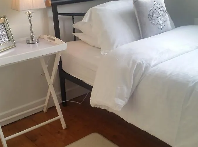 3 Bedroom House 캐슬바