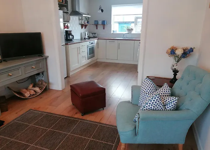 3 Bedroom House * 캐슬바